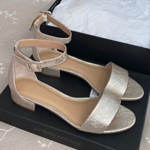 CLEAR OUT✨ BR Gold Ankle Strap Sandal